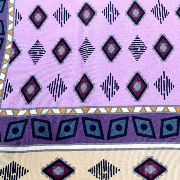 Iconic Gucci Silk Panther/Big Cat Motif Scarf | NWOT | - Picture 5 of 15